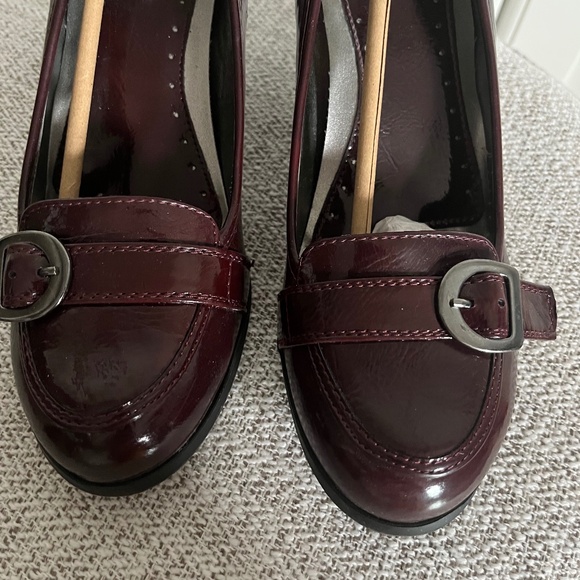 Dress shoe - Picture 4 of 11